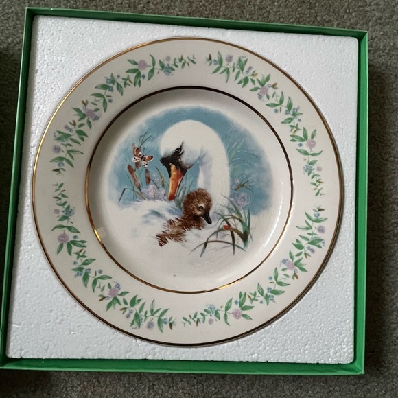 Avon Vintage 1975 “Gentle Moments” 1975 Collectors Plate - Picture 1 of 6